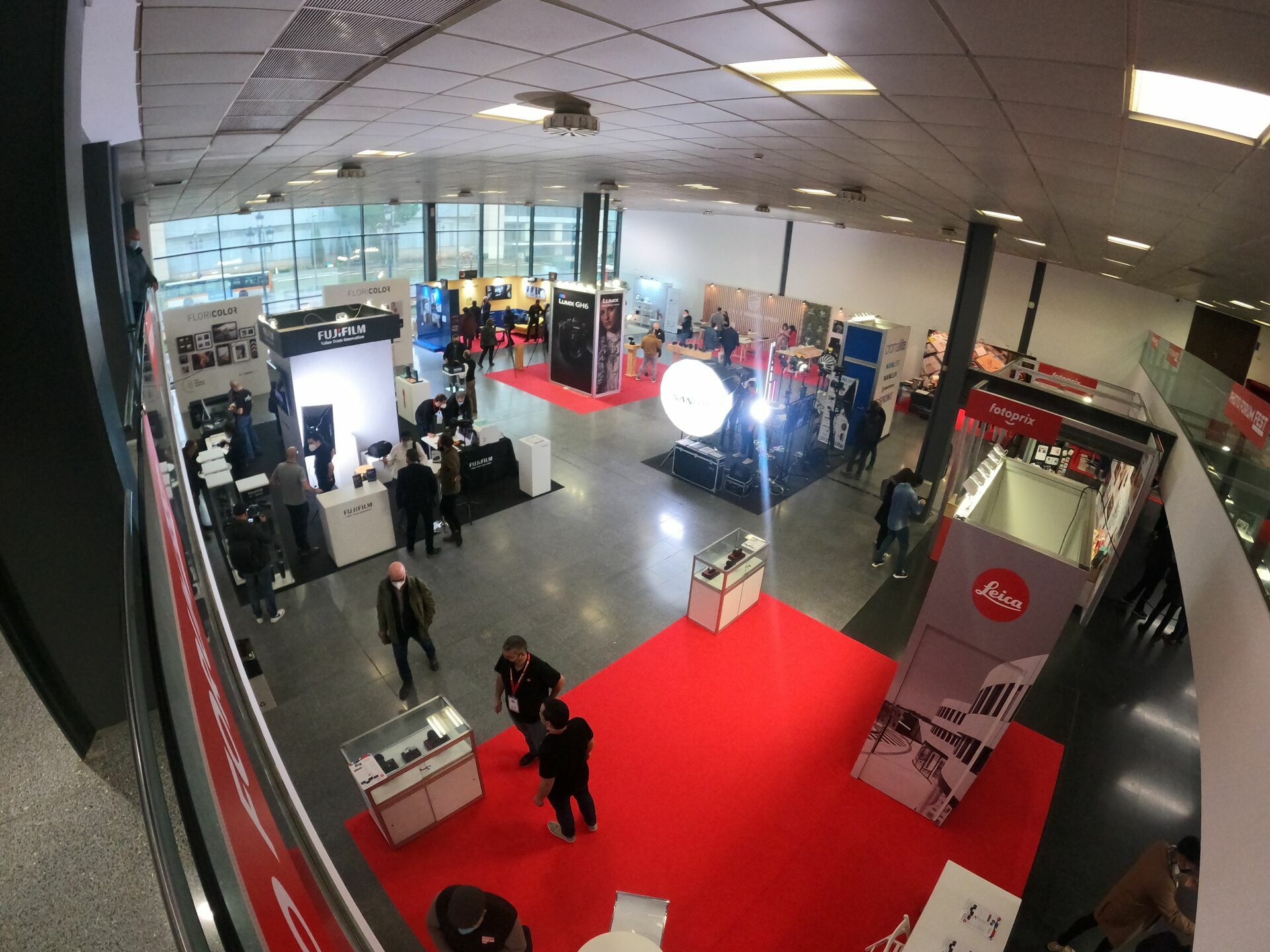 Foto Aqui tão perto - Imagem 2